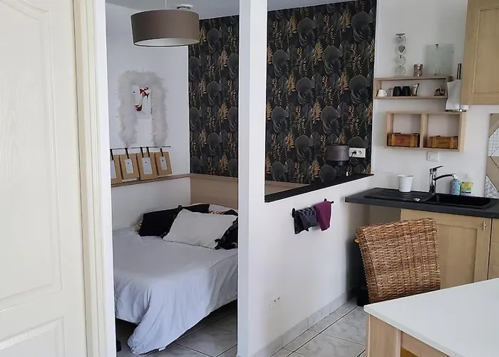 Large Quiet Studio, أنجير